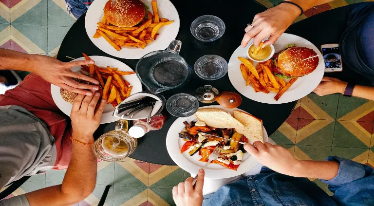 ¿Tienes una sensación constante de hambre? ¿Qué significa?