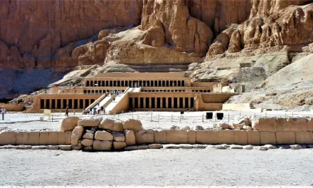 Luxor – ruinas de antiguos templos en Egipto